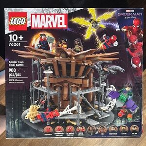 LEGO MARVEL SPIDER-MAN NO WAY HOME 900 Piece set